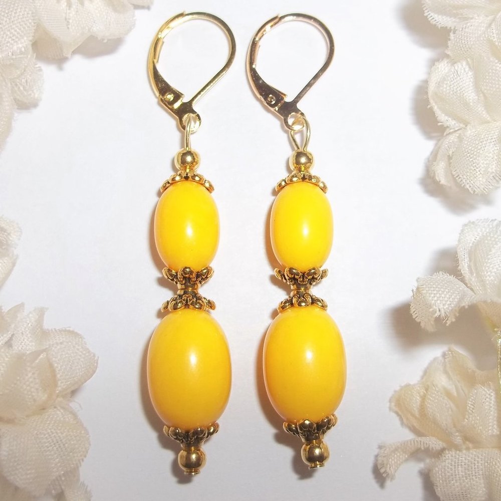 Bright Yellow Beaded Dangle Earring Set Fashion Jewelry Gold Lever Back NWT 7202